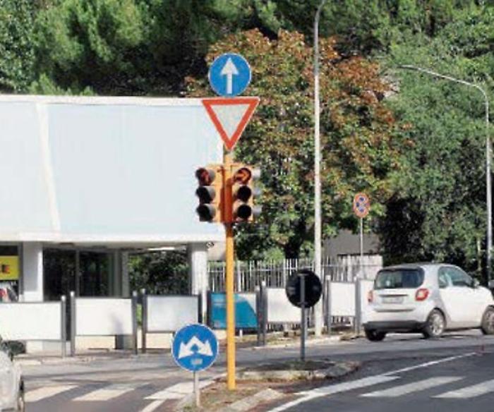 In arrivo altri t-red ai semafori cittadini: individueranno chi passerà con il rosso