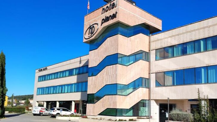 Aggiudicato all'asta l'ex hotel Planet di Rigutino per un milione, anche l'Arezzo era interessato