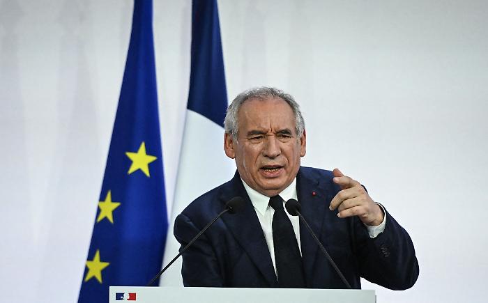 Bayrou accusa l'Italia di dumping fiscale, P.Chigi "Parole infondate"