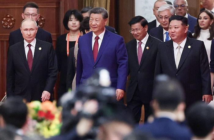 Cina, Xi Jinping "Il mondo scelga tra la guerra e la pace"