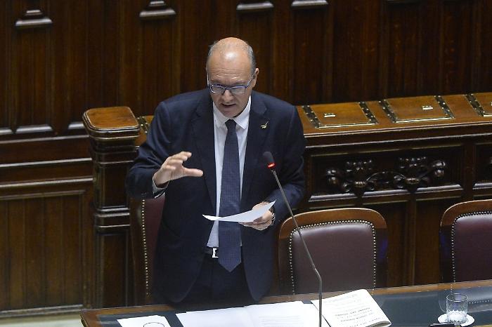 Scuola, Valditara "Firmato contratto 2022-2024 con ulteriori aumenti"
