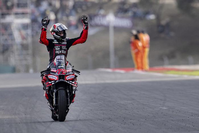 Bezzecchi vince a Valencia nell'ultima gara della stagione