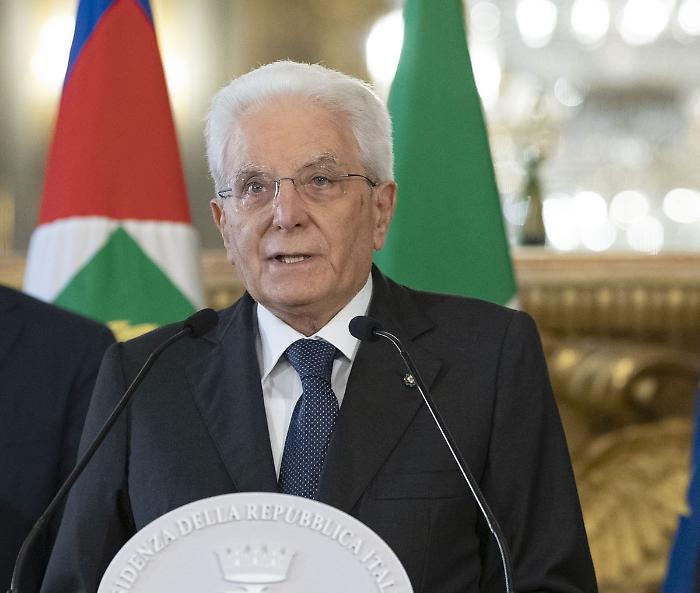 Mattarella "Il Mediterraneo torni crocevia di dialogo e di pace"