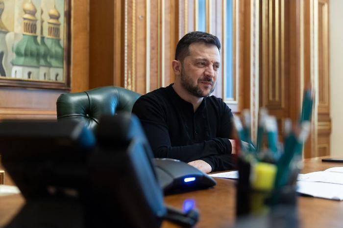 Ucraina, Zelensky "Massiccio attacco russo con droni e missili, quattro morti"
