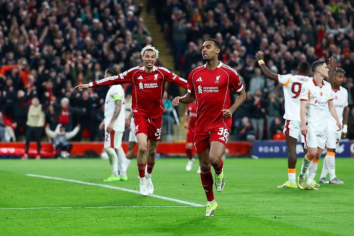 Il Liverpool travolge il Galatasaray 4-0 e vola ai quarti