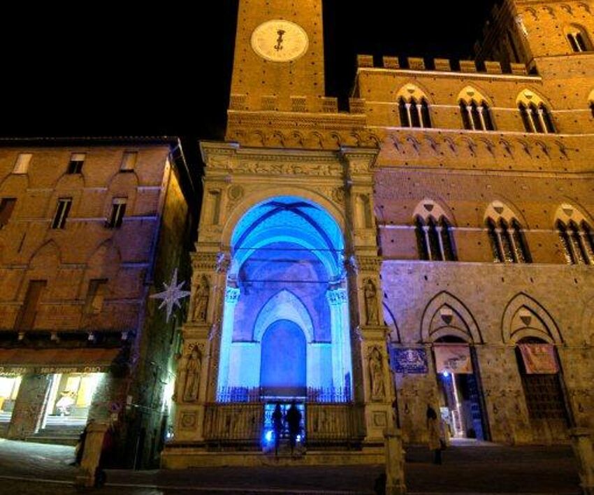 cappella piazza illuminata